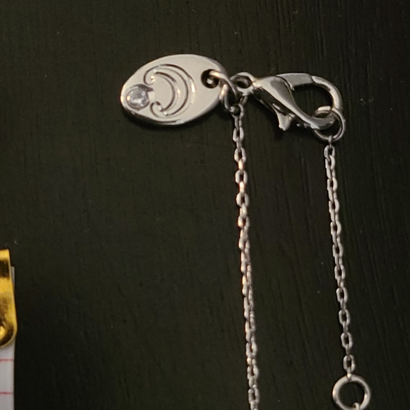 Charming Charlie cross necklace - Picture 3 of 4